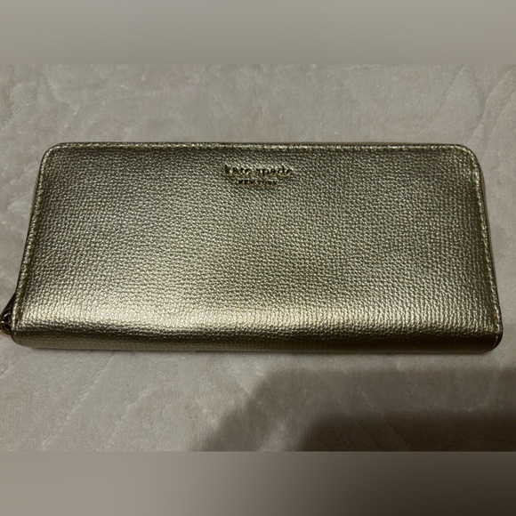 Kate spade wallet - Picture 1 of 1